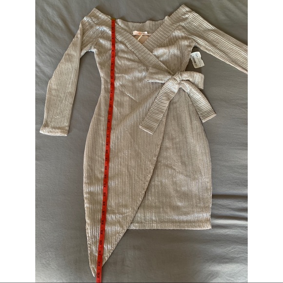 Asymmetric wrap dress - Picture 2 of 4